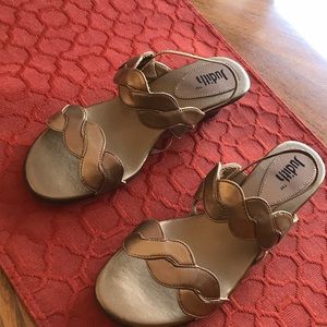 Sandals - comfortable fun metallic size 8m